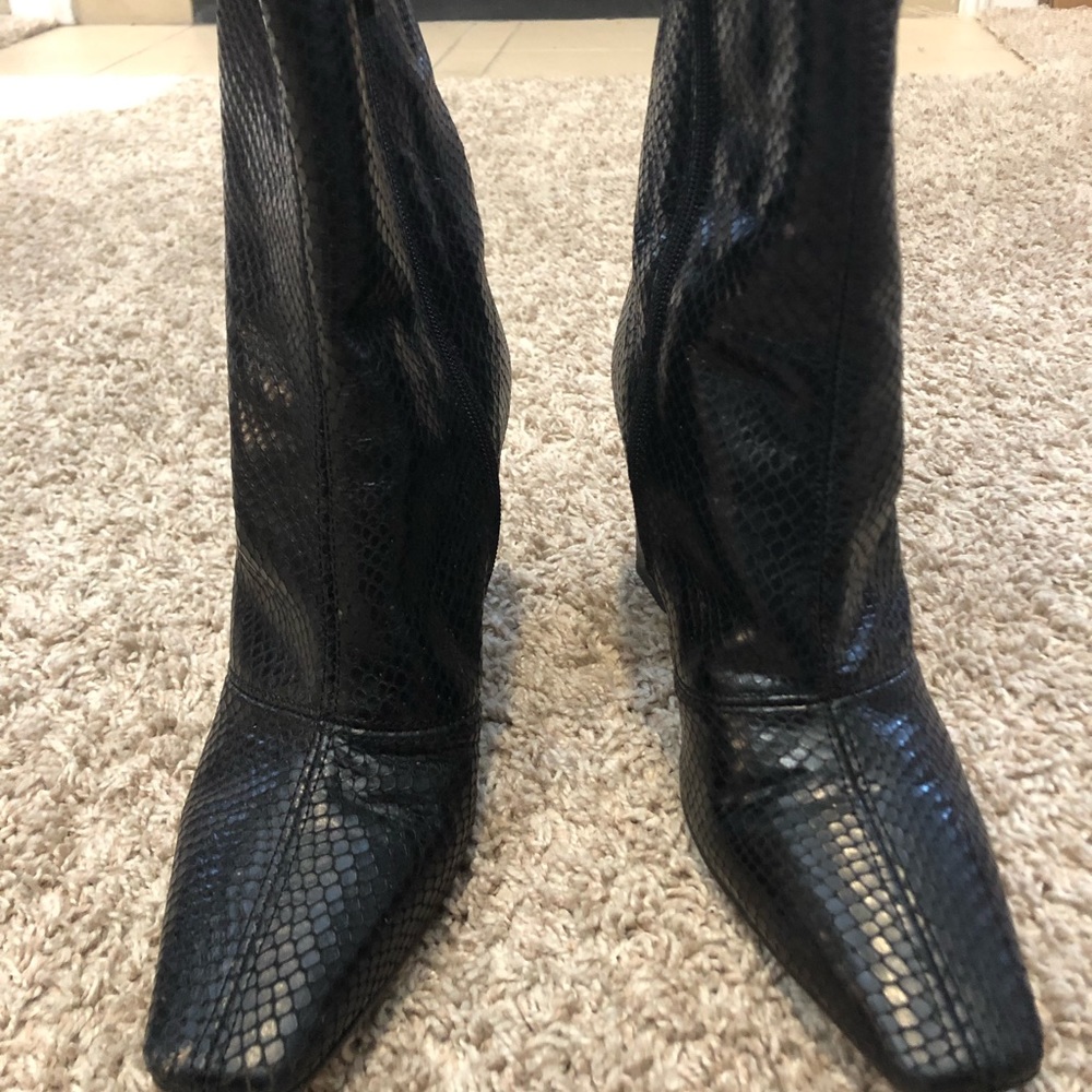Snaked Embossed leather booties